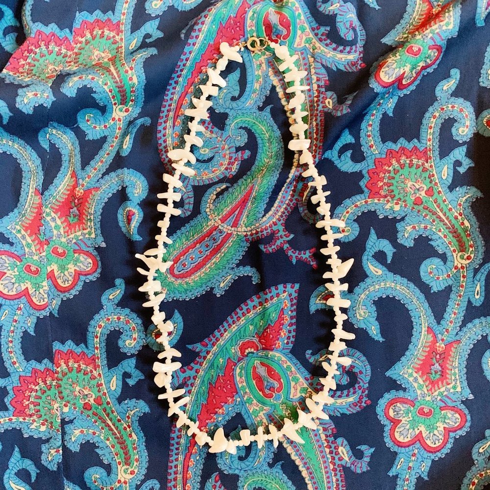 vintage white shell and bead necklace